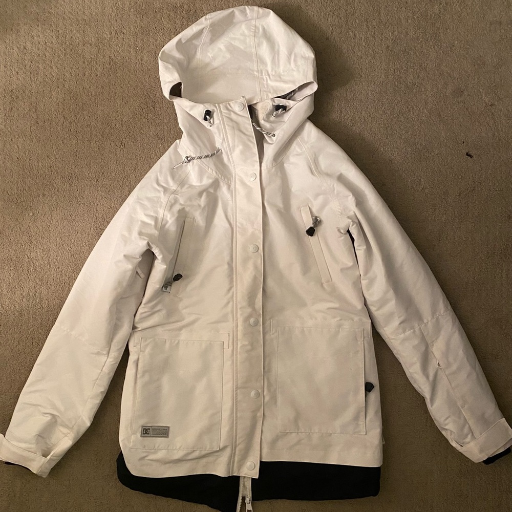 Small white DC snowboard jacket, only worn twice! Great for cold days.